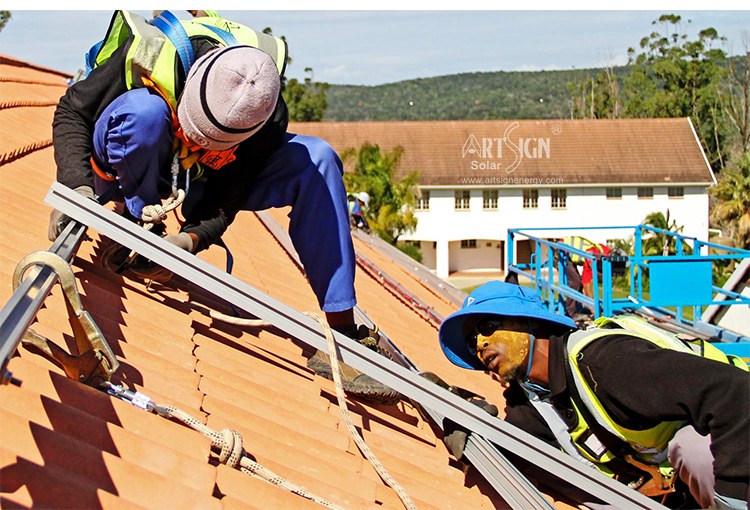 PV roof mounting system