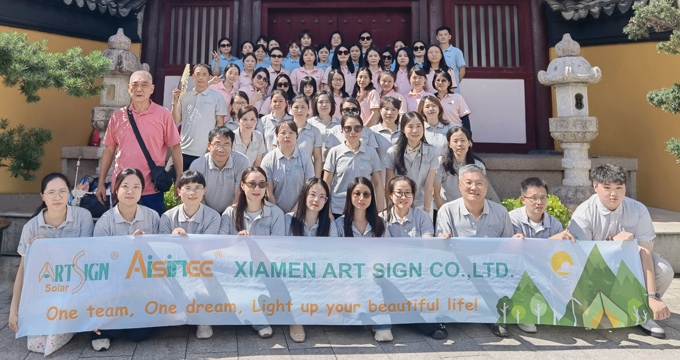 Team Bonding Amidst Classical Gardens and Lakeside Breezes | Artsign
